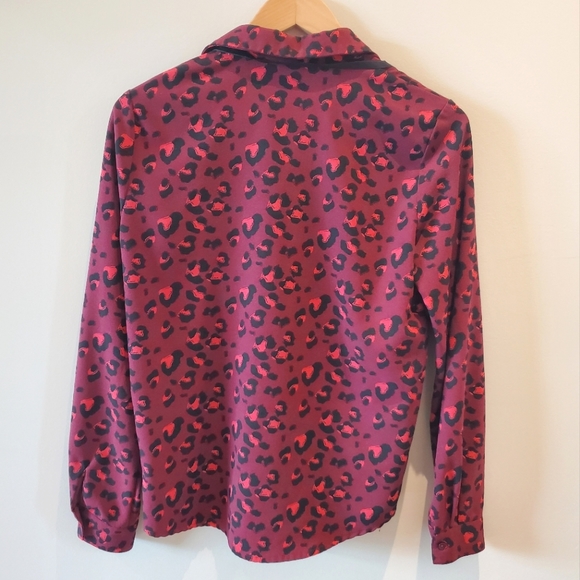 Twik (Simons) Leopard Print Red Button Up Shirt with Black Velvet Tie (Small) - Picture 2 of 7